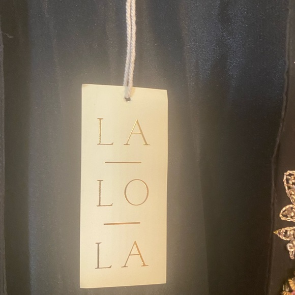 LA LO LA beautiful silk caftan,embroidered, new with tags - Picture 16 of 16